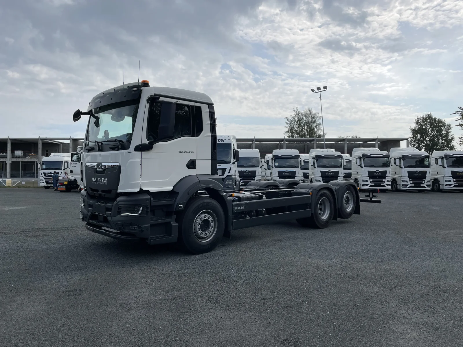 TGS 26.430 6x2-2 LL CH